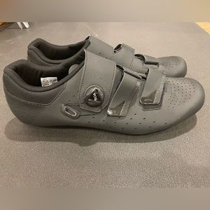 Shimano RP4 Men's Road/Indoor Cycling Shoes SH-RP400